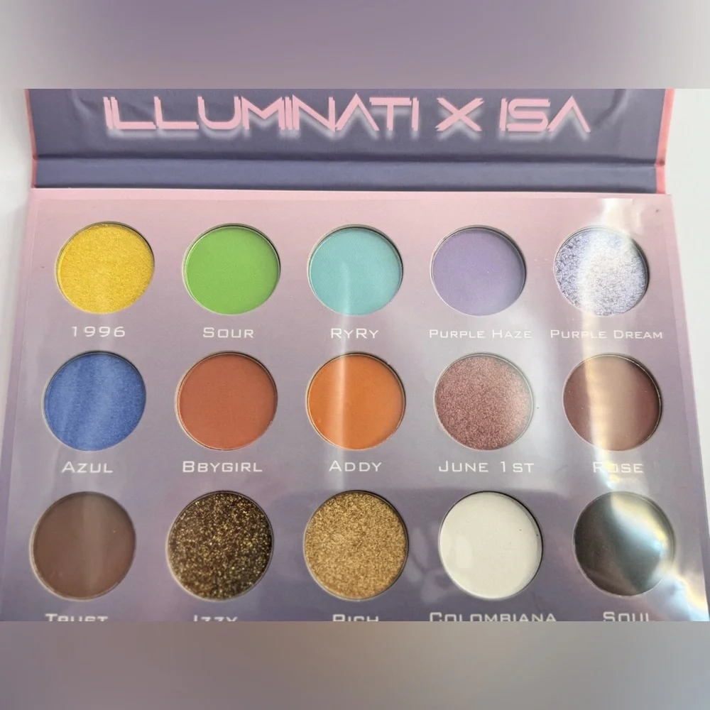 New ILLUMINATI x ISA Isabel Bedoya GLAM EYESHADOW PALETTE